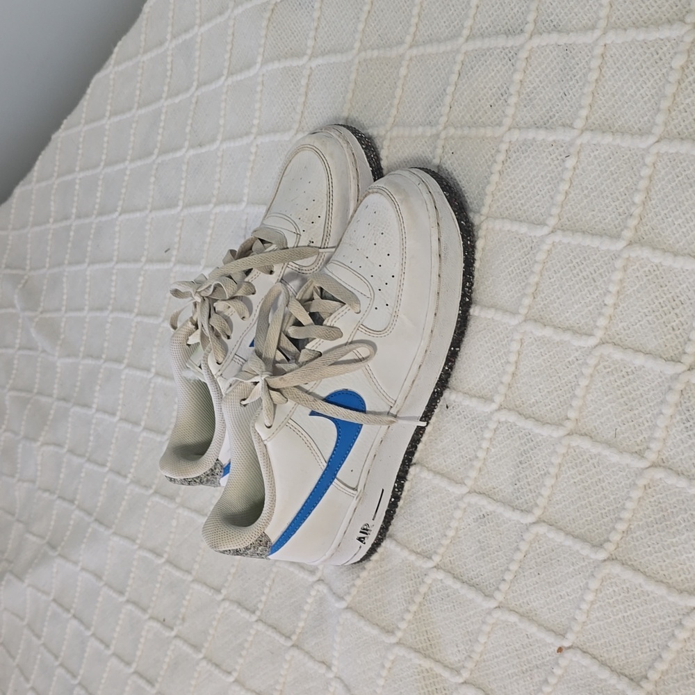 - Nike air force 1